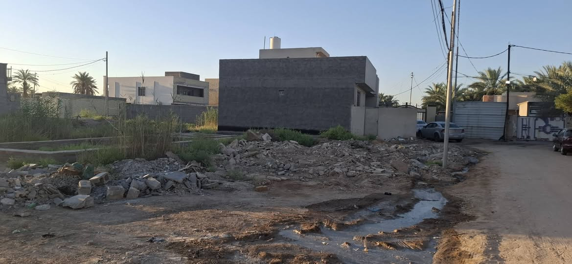دار للبيع سند 25  مع قطعة مجاورة المساحة الكلية 560 متر تحت البناء 200 متر يحتوي على 3 غرف وصالة  ومطبخ وصحيات داخلية وخارجية بناء البيت سنة 2025 درجة اولى من رفت وطابوك جمهوري سيراميك جداري كل لبيت والارضيه بورسلاين ولسطح استايكر العنوان كربلاء طريق بغداد عمود 150 يبعد عن شارع بغداد لعام مسافة تقريب 150 متر خلف مركز لشرطة لجديد
للاستفسار ***********
دار للبيع سند 25  مع قطعة مجاورة المساحة الكلية 560 متر تحت البناء 200 متر يحتوي على 3 غرف وصالة  ومطبخ وصحيات داخلية وخارجية بناء البيت سنة 2025 درجة اولى من رفت وطابوك جمهوري سيراميك جداري كل لبيت والارضيه بورسلاين ولسطح استايكر العنوان كربلاء طريق بغداد عمود 150 يبعد عن شارع بغداد لعام مسافة تقريب 150 متر خلف مركز لشرطة لجديد
