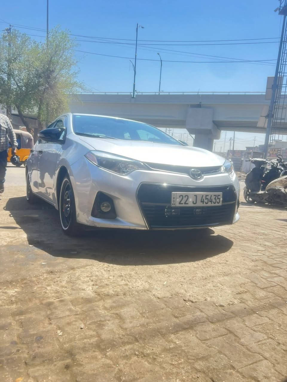 كورلا 2016 لون سلفر
فئه S تحكم ستيرن شفتات فتحه سقف سياره فول عدا بصمه كير اتوماتيك +عادي تحويل مباشر
رقم اربيل هزه جديده تحويل مباشر
ضررها قطعتين خلفيه سياره جاهزه من كل شي
كير محرك مكفولات سعر 124
ماشيه  100 سيارة مكانها فلوجة اتصل ***********
