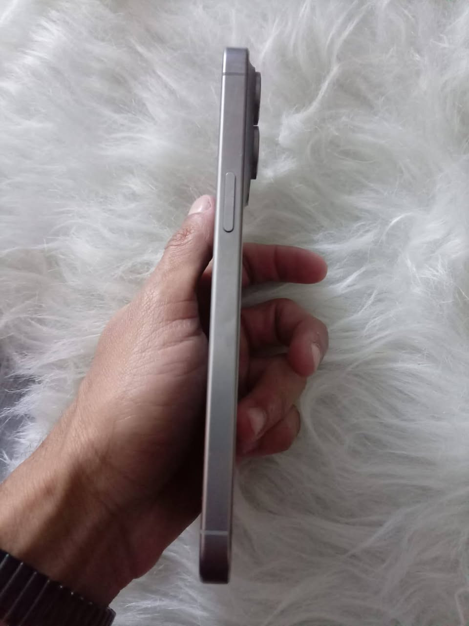 ايفون ١٥ برو ماكس نضيف كلش  بطاريه ٨٧ ذاكره ٢٥٦ للبيع اليحب يتصل *********** سعر خاص سعره حلو
