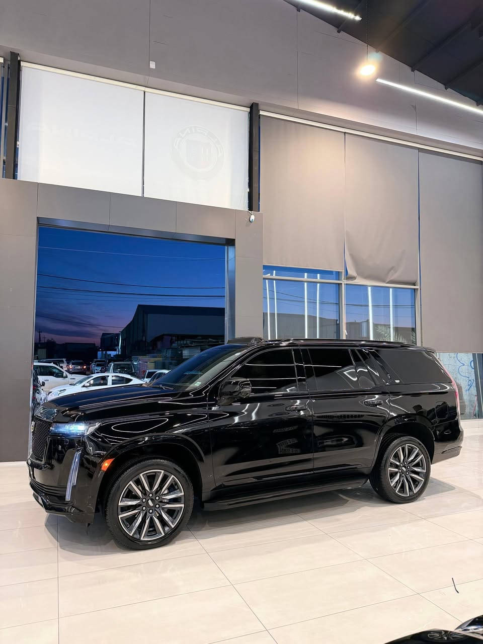 للبيع فقط كاديلاك  2022Escalade 600 Sport السعر66الف ونص وماكو هيج سعر
‏‎لاون اسود ملكي  فول فول مواصفات 
‏‎ماشييه 98 الف ميل 
‏‎سياره امريكي كلين تايتل 
‏‎مكفولة كفالة عامة فقط 
بيها بارد شوي بلباب الخلفي 
الباقي مكفول  حت الدعاميات 
‏‎رقم دهوك  تحويل ثاني يوم 
‏المواصفات السياره
تشغيل عن بعد  
‏‎36 سماعة  
‏‎‏‎5 كاميرات
‏‎‏‎5 بصمات
‏‎فور ويل
‏‎كشن رجاج 
‏‎دوسات كهرباء 
‏‎داتا شو 
‏‎بانوراما 
‏‎داخل اسود مات 
‏‎لايت زنون عالي ناصي ٥ عدسات
‏‎‏‎4 شاشات بالدشبول والسقف والكشنات
‏‎تحكم بريك 
تحكم ستيران ذاتي
ثلاجه شحن الاسنكي
جكات هودرليك
‏‎جنطه ذكيه جلاق
‏‎رادار تحديد مسار
‏‎رادار خلفي
‏‎رادار امامي 
‏‎رادار جانبي 
داخل عسلي مع اسود 
‏‎كشن تدفئة وتبريد سايق وراكب
‏‎كشنات امامية تدليك
‏‎كشنات خلفية تدفئة
‏‎مري شفط 
‏‎اشارة بداخل المراية
‏‎كشنات جلد سبع مقعد
‏‎كشنات خلفية منفصل VIP
‏‎علامة كاديلاك ضوئية بالدعامية الخلفية
‏‎الكشنات كهرباء 
‏‎ذاكرة ميموري ستيرن وكشن
‏‎قاصه 
‏‎ويل ٢٢ بلادي 
‏‎بااختصار السيارة فول للاخير وجاهزه من كلشي بوليش نانو سيراميك جديد سياره بعدها بريحة الوكاله
كتاب تضليل وياه السياره السعر 665ورقه وبيها
مجال بسيط الشراي مكان اربيل 
رقم صاحب السيارة 
***********
