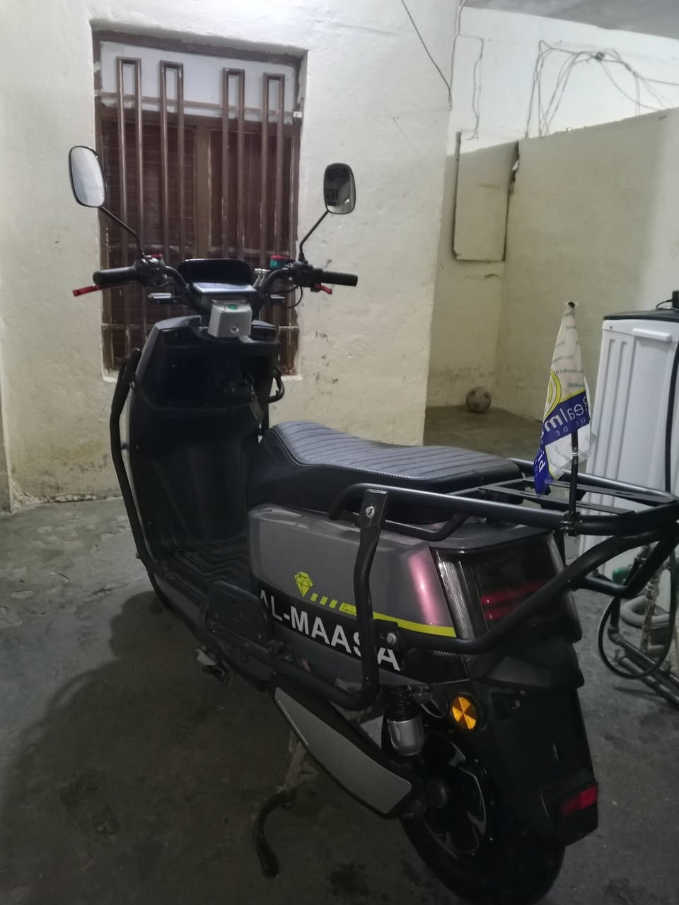 السلام عليكم 
 بايسكل شحن نضيف مثل ما واضح بل صوره  ل بيع 650
***********المكان الرمادي الثيله
