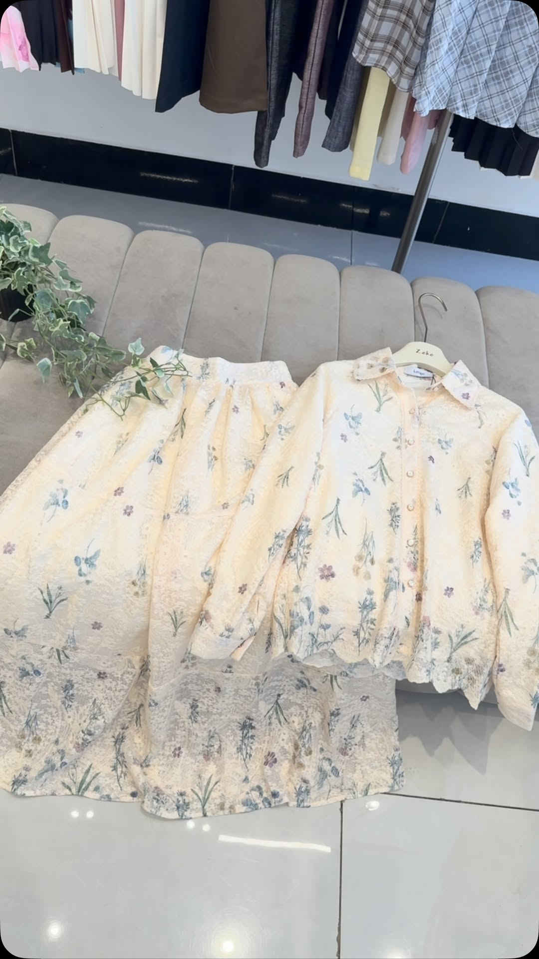 شلون جمال مستحيل🥺✨
.

لحكوا عليهن قطع قليلة
.

القياسات
38-40-42-44-46


**إذا كنت صاحب هذا الإعلان وتريد حذفه لأي سبب، رجاءا أرسل رسالة إلى الدعم الفني**