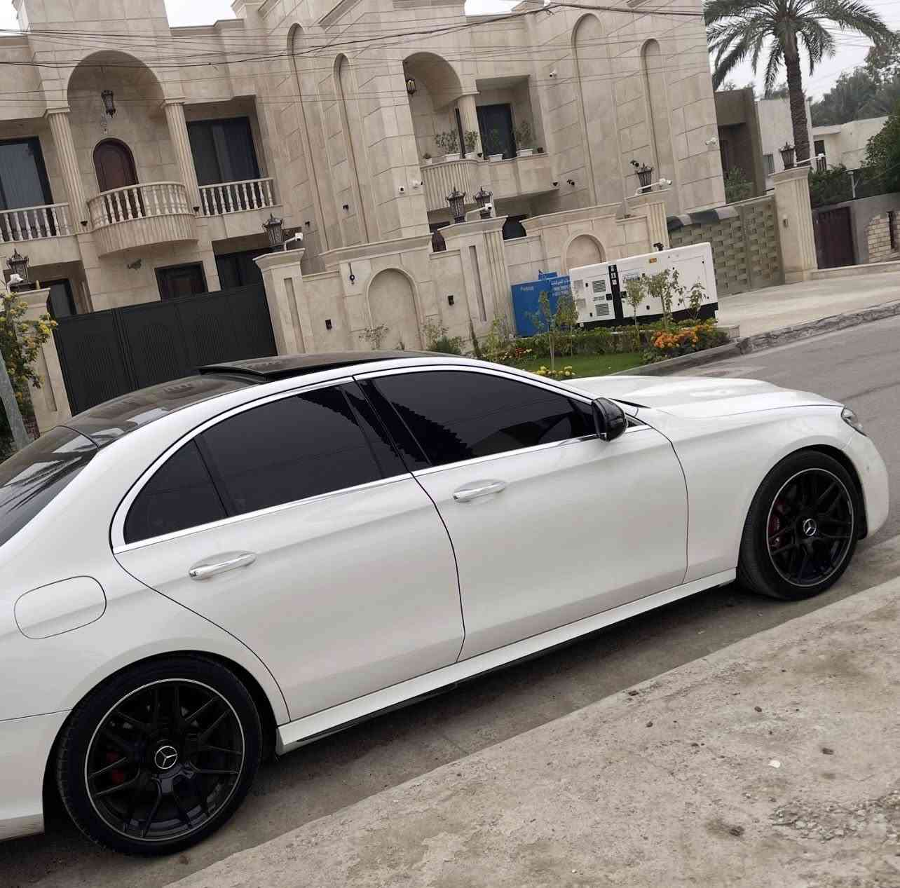 مارسيدس بنز الفئة E300 موديل 2017
رقم بغداد
السيارة بانوراما 
المسافة المقطوعة 52 ميل
حجم المحرك 2000 تيربو
كت AMG بلادي
مواصفات كلش اهواية وهواي تفاصيل
بغداد بأسمي تحويل مباشر
الحادث جاملغ ايسر وباب السائق فقط والبنيد امبدل والسيارة مابيها أي حادث بالبچم 
العنوان : بغداد
للأستفسار الاتصال : ***********
السعر ٢٣٧ ورقة

