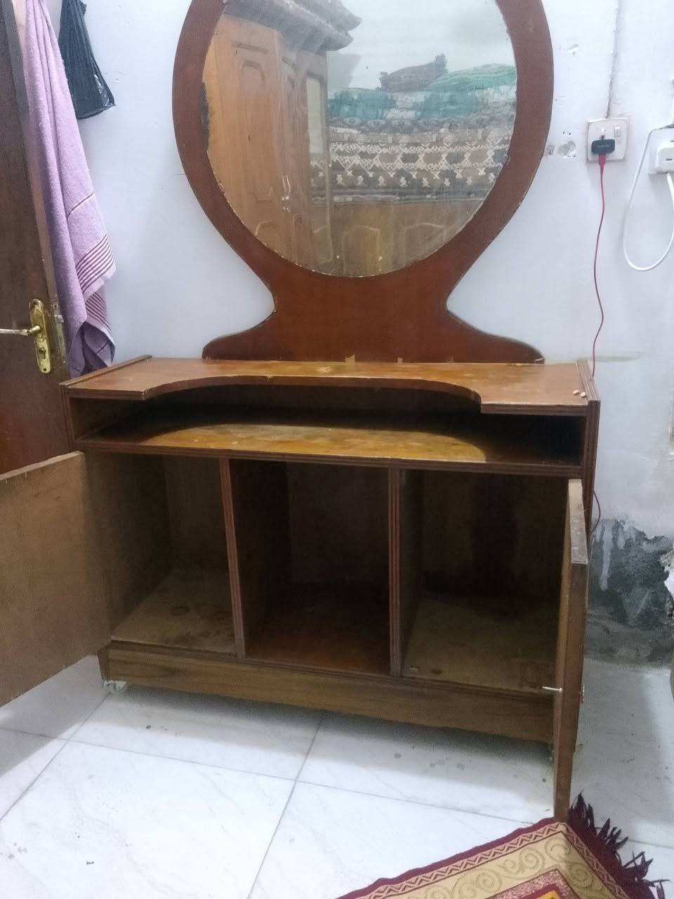 ميز مرايه نظيف سعر 40 كربلاء حي العسكري العابد ***********
