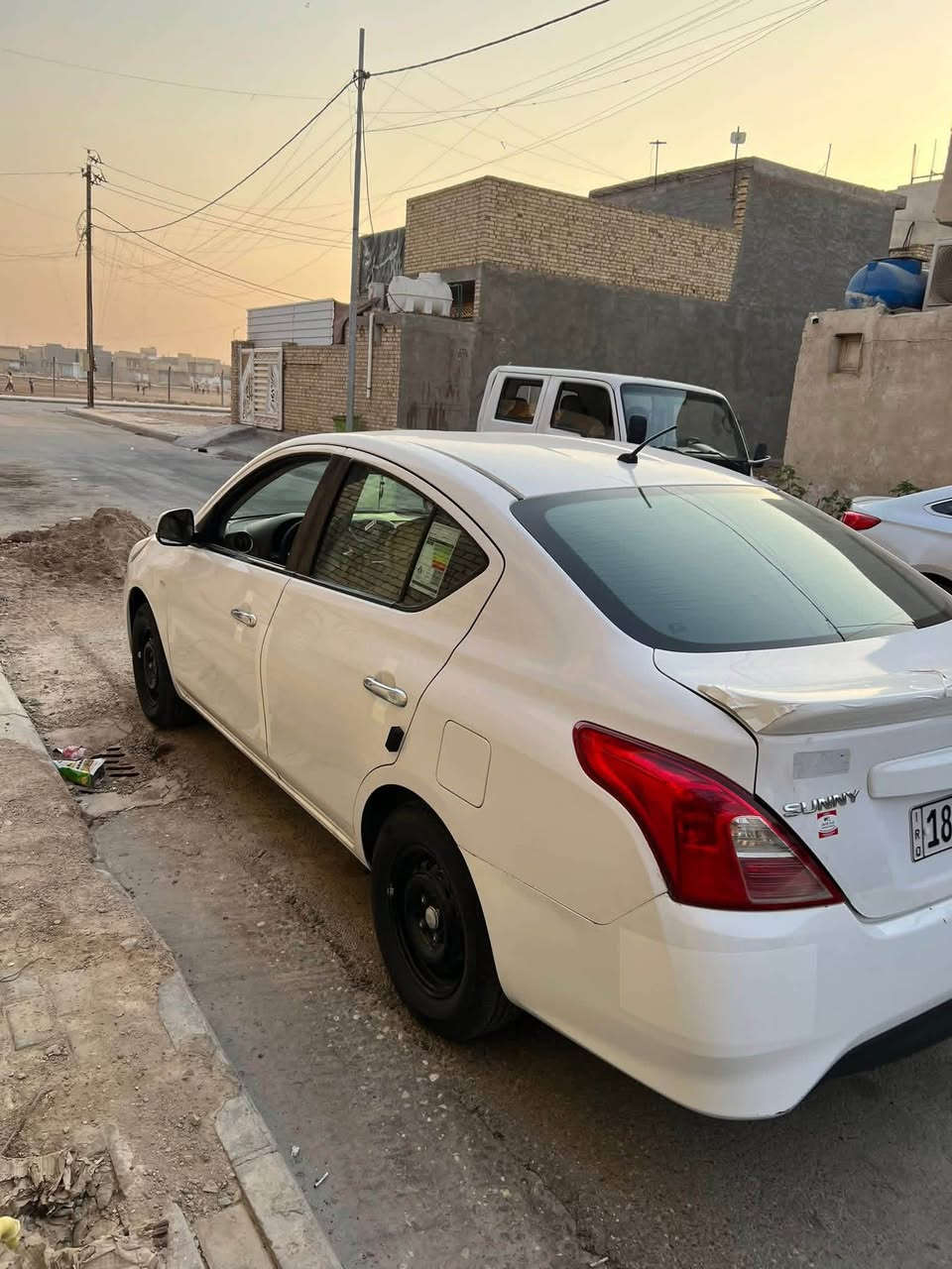 السلام عليكم
نيسان سني موديل (2018)هندي بليته زركه
موصفات السني معرفه
رقم بابل بسمي تحويل ثاني يوم
ماشيه 81
محرك كير مكفولات
سياره بيه قطعتين صبغ جاملغ وباب عكس السايق 
عنوان واسط الكوت مركز المدينه
السعر 96 وبي مجال
(مامتواجد خاص)

. إضافة موسيقى
***********
