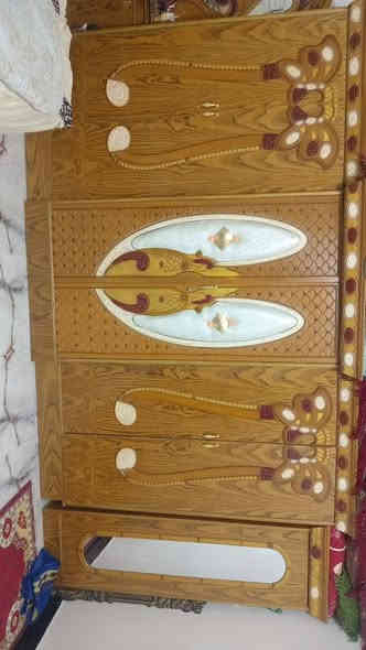 غرفه اخشاب للبيع ام 6 طلاك 
سعرها 400 مستعجل على البيع
***********
