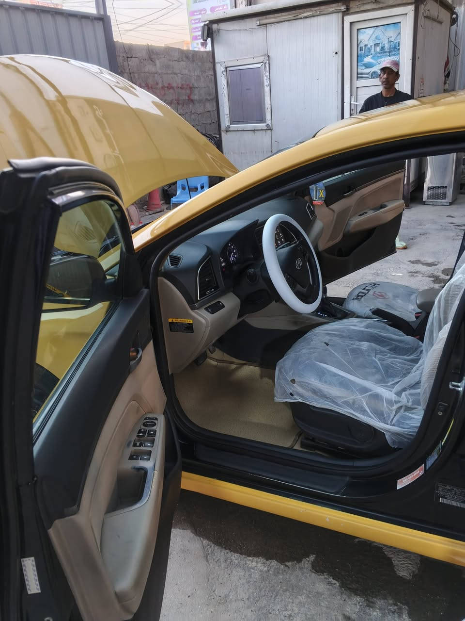 السلام عليكم من رخصة الادمن النترا 2017 سيارة جديده بمعنى الكلمه خير من الله الله شاهد مناقصهة اي شي تخم تاير ويل جدد بالكارتون منضومة بانزين جديده من نوزل وبلك ومجول داخل مدوشم كله جنطه بالكارتزن السيارة حادثهة كلش حلو جاملغ ايمن وكفة الباب مال الصدر بدون دواخل ايرباك بس مال تكمه مال باب غيرهة مكفول السياره مال جناي للاستفسار اتصل واني خادم السعر خاص 
***********
***********ابو مصطفى واني خادم
