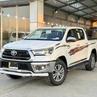 للبيع تيوتا هايلوكس 2023 سعودي اصلي  كفالى عامه رقم بغداد المواصفات  ح...