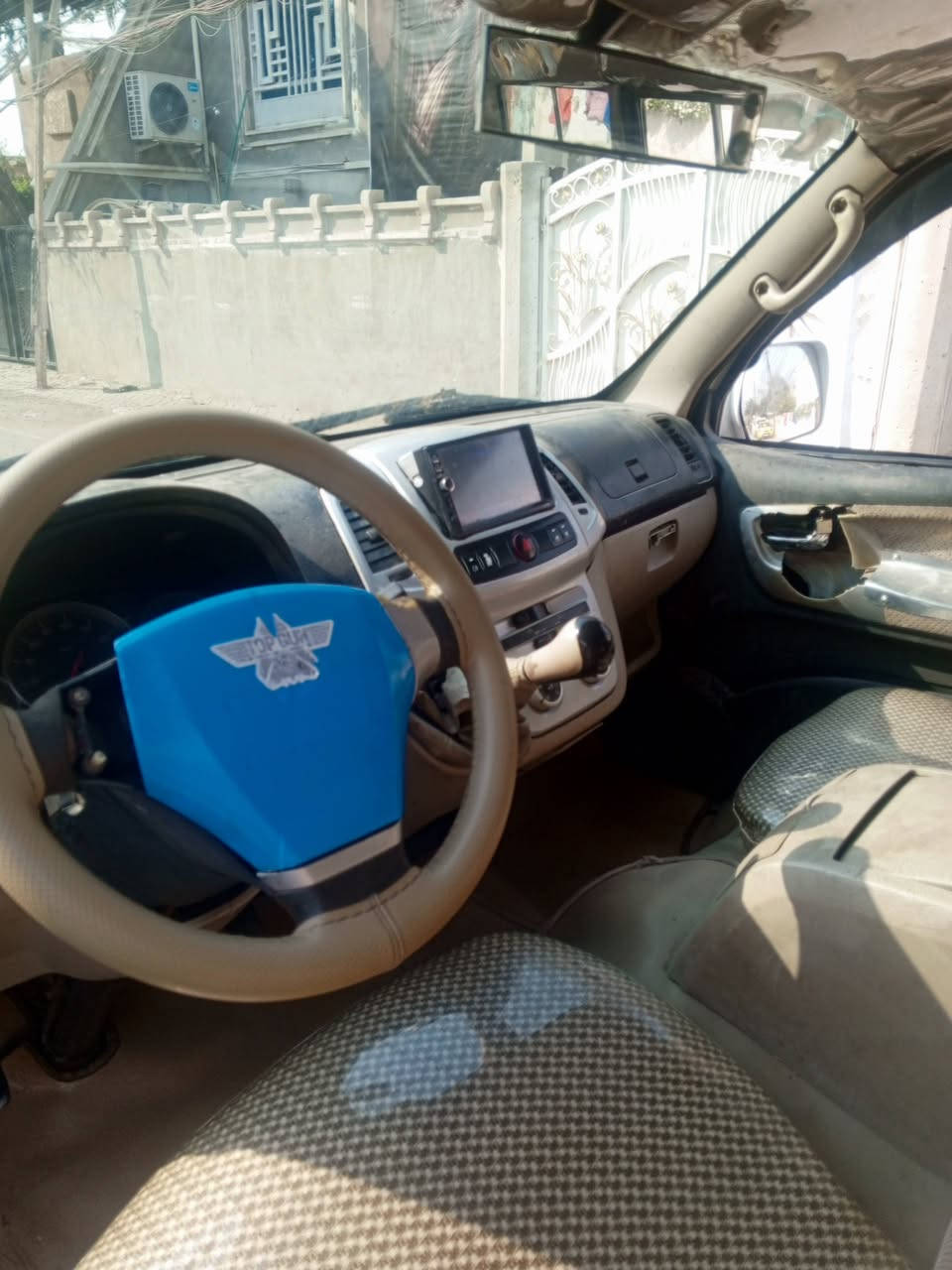 السلام عليكم جمبي موديل 12 سياره جاهزه مكينه كير كلج جديد مصبوغ حزام رقم ديالى  انكليزي راعيها الشرعي مصفره هيئة وغرامات السعر 58 بيها مجال للاستفسار ***********
