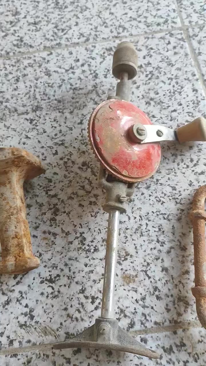 السلام عليكم
عندي هاي القطع تلاثتهم سعرهم ب30 مع التوصيل 
مماني حله ***********
