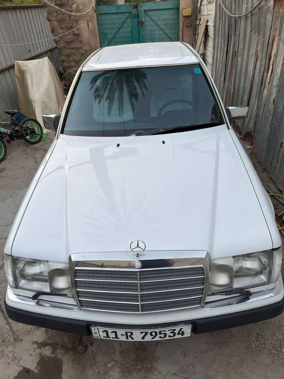 مارسدس دب 92
كير ومكينه بلادي عنكبوت 
التبريد شغال 
السياره حلوه قواعد الدبلات سليمه 
رقم انكليزي 
بااسمي تحويل ثاني يوم 
مكان السياره بغداد البنوك او حي اور 
السعر 75  
***********
