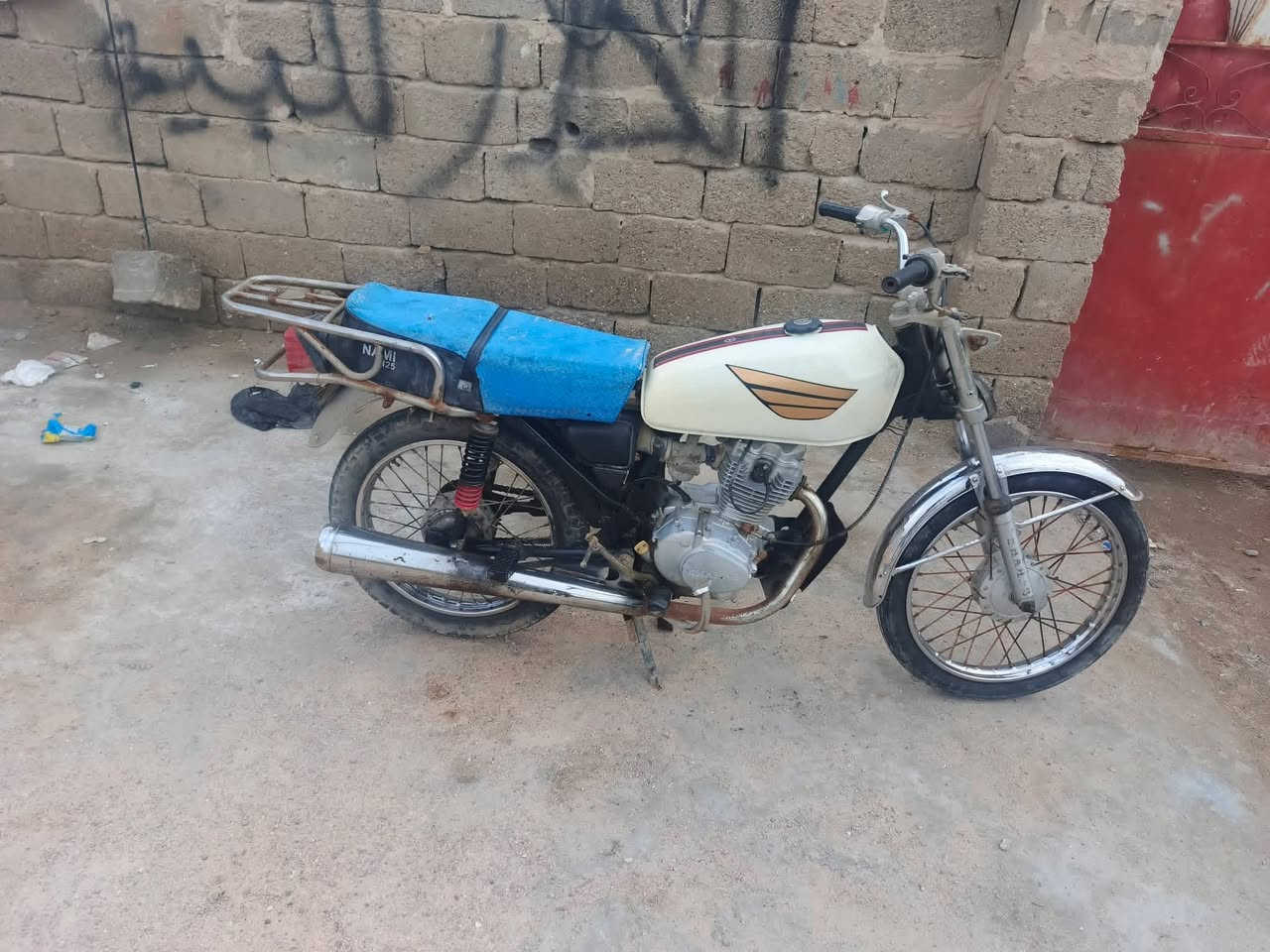 بيع مستعجل سعر 200 الف مكاني حي نادر ثانيً هاذ رقمي ‭٠٧٨١ ٣١٥ ٢٢٨٥‬
