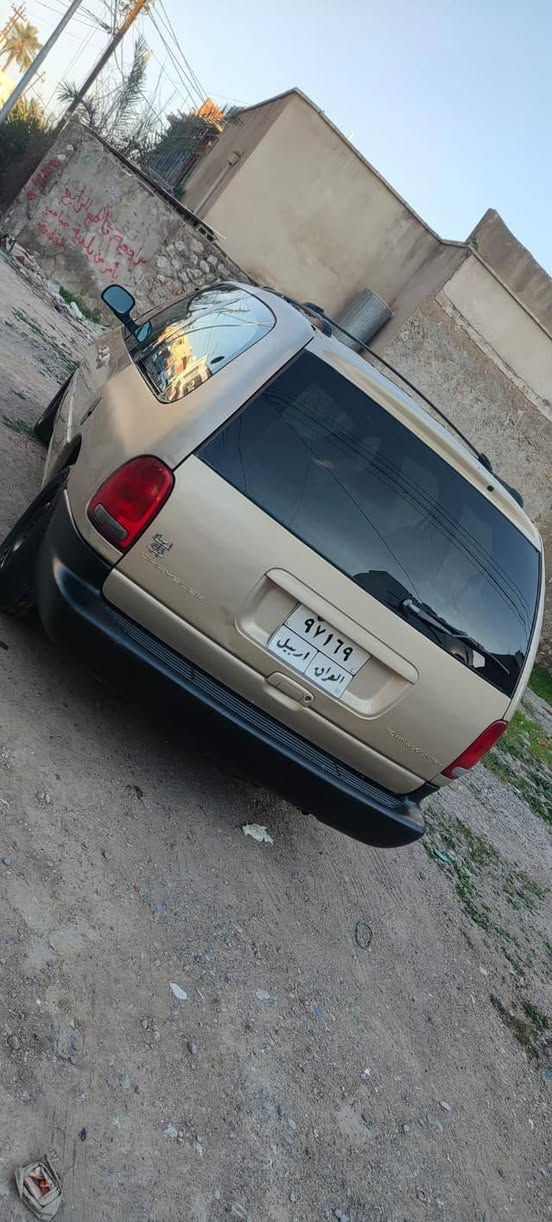 كرايسلر  كرفان موديل 2000 حجم المحرك 3800
فئة LXI

نوع السيارة 
كرايسلر  تاون اند كونتري 

كشن تحكم كهربائي مراة كهربائي قفل مركزي 

كير محرك بدون عيب 

كهربائيات اشارات  يشتغل بدون عيب  بدون جطلات

فقط كومبريسر عاطل 
 تبريد ثلاث قطع مركزي
الفان يشتغل 

للبيع او مراوس حسب القناعة  

السنويه منتهي بس شهر التاسع 2023

شرط التحويل 

***********

السعر 48 بيها مجال

مكان السيارة كركوك
