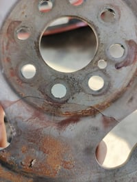 ختامها مسك هاي المره الثالثه يبدل فلاوين  يم ناس معروفه للاسف بسبب الا...