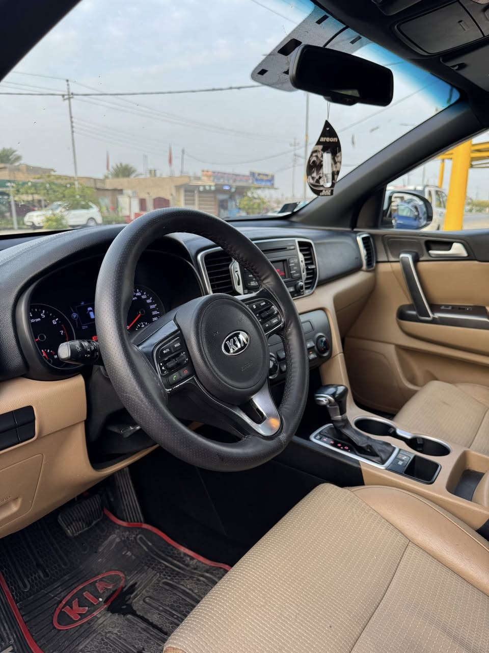 السلام عليكم 
للبيع كيا سبورتج خليجي موديل 2017
مواصفات عادية وداخل حمصي، السيارة 
نظيفة وجاهزة بدون ماتصرف شي 
ماشية 136 ألف كم.
كير ومكينة مكفولات، ومكفولة من الصبغ.
بيها فقط بارد خفيف بقبغ بالجنطة.
وبيها سونار 

💰 السعر: 17,500 دولار وبيها مجال

📍 المكان: صلاح الدين / بلد
📞 الهاتف: *********** 🚗
