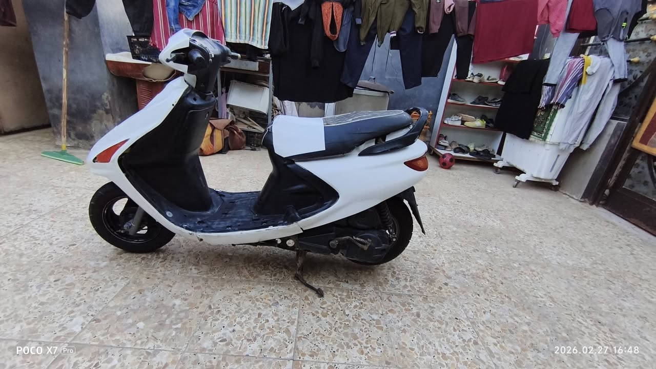 السلام عليكم دراجه فراشه نثيه سعر 200 وبيه مجال المكينه بيه تبخير بسيط هندر واحد تشتغل ***********اشري يتصل المكان النجف ابو سخير يم جسر مشات
