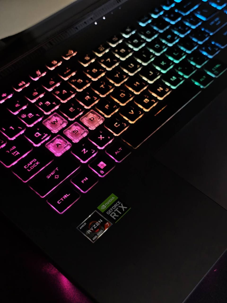 للبيع لابتوب كيمنك ASUS ROG Strix G513IE بحالة الوكالة | كامل ملحقاته .
الجهاز بحالة ممتازة (نظافة 100%، بدون أي خدش أو أثر استخدام). الجهاز چان مخصص للبرمجة والدراسة الجامعية فقط، يعني ما متعرض لأي ضغط حراري أو استخدامات قوية.

مواصفات الجهاز:
المعالج : Ryzen 7 - 4800h 

الرامات : 16GB , قابلة للتطوير

كرت الشاشة : Nvidia RTX 3050 Ti (4GB)

التخزين : 512GB SSD

الشاشة :  144Hz , حجم 15.6

الملحقات : الشاحن الاصلي (بقدرة 200W) ، والكارتونة مال جهاز + WINDOWS 11 PRO

ملاحظة اخوان ، الجهاز من اشتريته مفعل عليه وضع حماية البطارية ، يعني بطاريته بحالة جيدة جدًا.

السعر : 900 ألف.

العنوان : بغداد.


**إذا كنت صاحب هذا الإعلان وتريد حذفه لأي سبب، رجاءا أرسل رسالة إلى الدعم الفني**