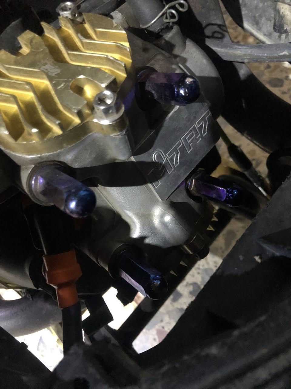 سلام عليكم مضلع للبيع مكينه٥٩ اربع والفات MTRT كلجات رياضي صدر رياضي دبل خلفي رياضي صلنصه مال اربعه يدات رياضي دراجه حلوه شلعه معدل شك الكاع العنوان بغداد الكمالية السعر خاص للستفسار ***********
