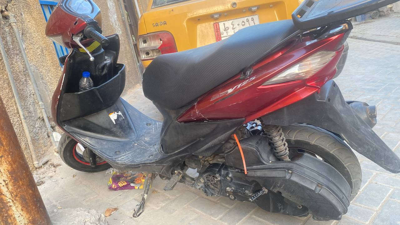 السلام عليكم سوزوكي ادرس حديث محور كابريتر (اشاير سلف هورن شغال) رايدها ب250  وبيها مجال بسيط مكاني بغداد مدينة الصدر ***********
