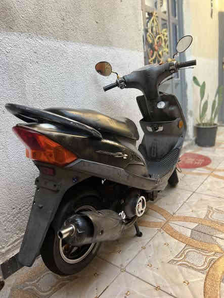 السلام عليكم دراجه ماكس عدله للبيع ما مفتوحه بلاديه 50 ما بيها نقص الدراجه كامله مزوده تزويد خارجي فقط واصلي مال حاويه شرط كفر أربع ولف اصلي فقط الكدام عادي دبلات خلفي امامي عنبار يدات ويل كب صالنصه قبق فلاوين قطره قبق عنبارمازده خلفيه وتساير أربع ولف دراجه نضيفه كلش 1150وبيها مجال قليل مكاني ناصريه رقمي ***********
