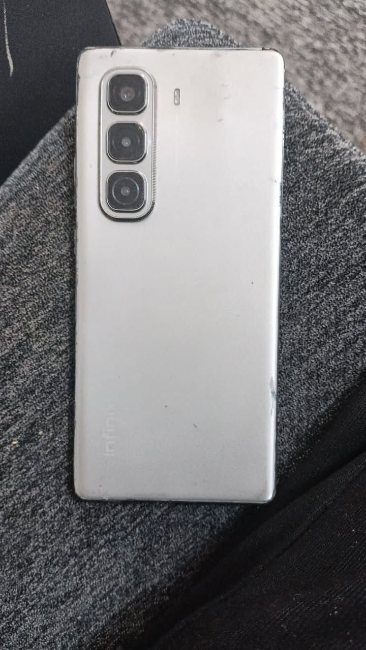 جهاز Infinix HOT 50 Pro ذاكره 256 فقط مبدل شاشه اصليه مال تفصيخ  السعر ١٤٠ بي مجال يرهم مراوس آيفون عادي عنوان بغداد رقم هاتف ***********
