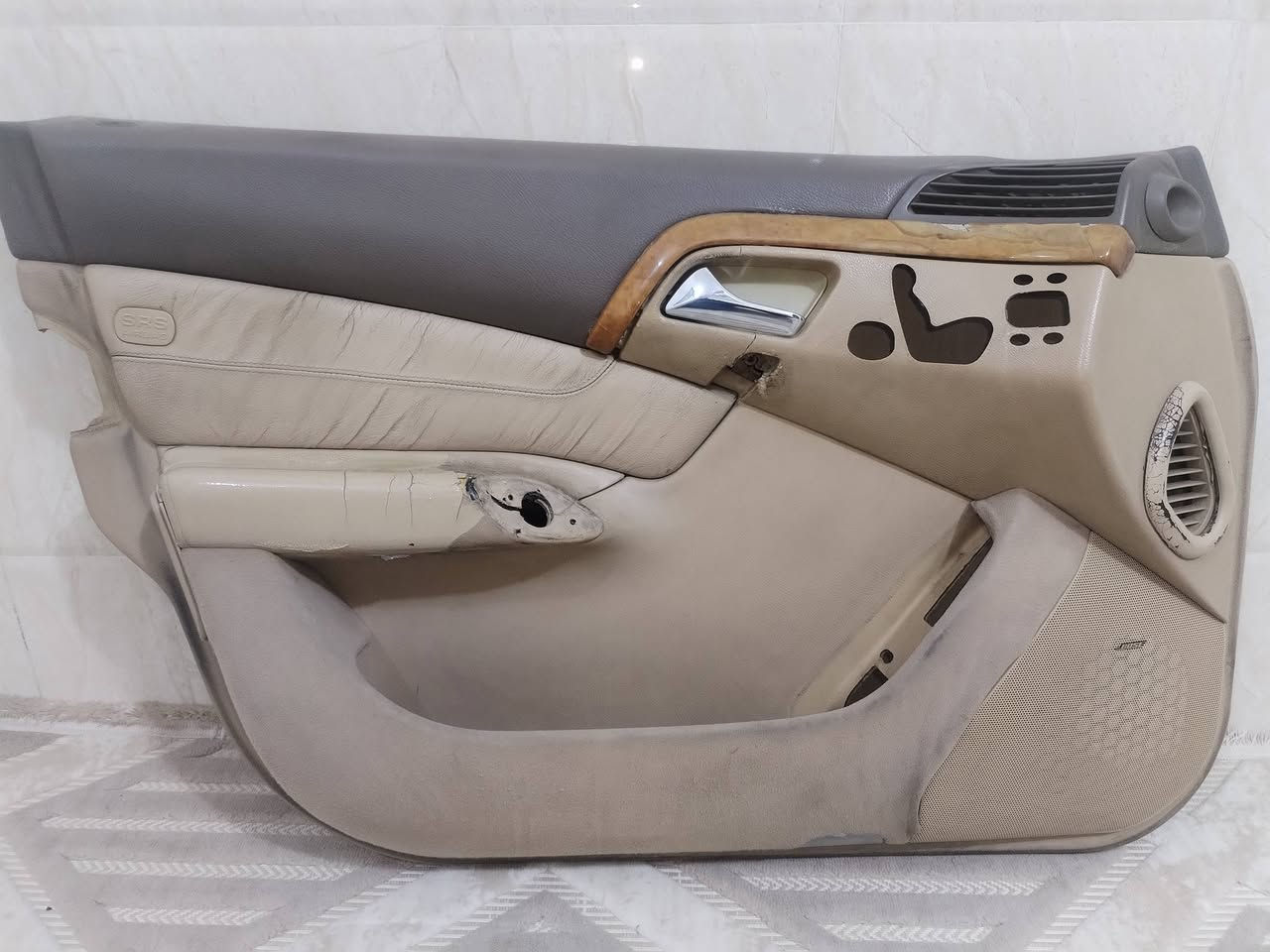 السلام عليكم
بطاين مارسيدس غواصه باب طويل لون بيجي

تخم كامل ب ➖ ٥٠ الف ➖ يرادلهن ترتيب بسيط

مكاني كربلاء

***********
واتساب
