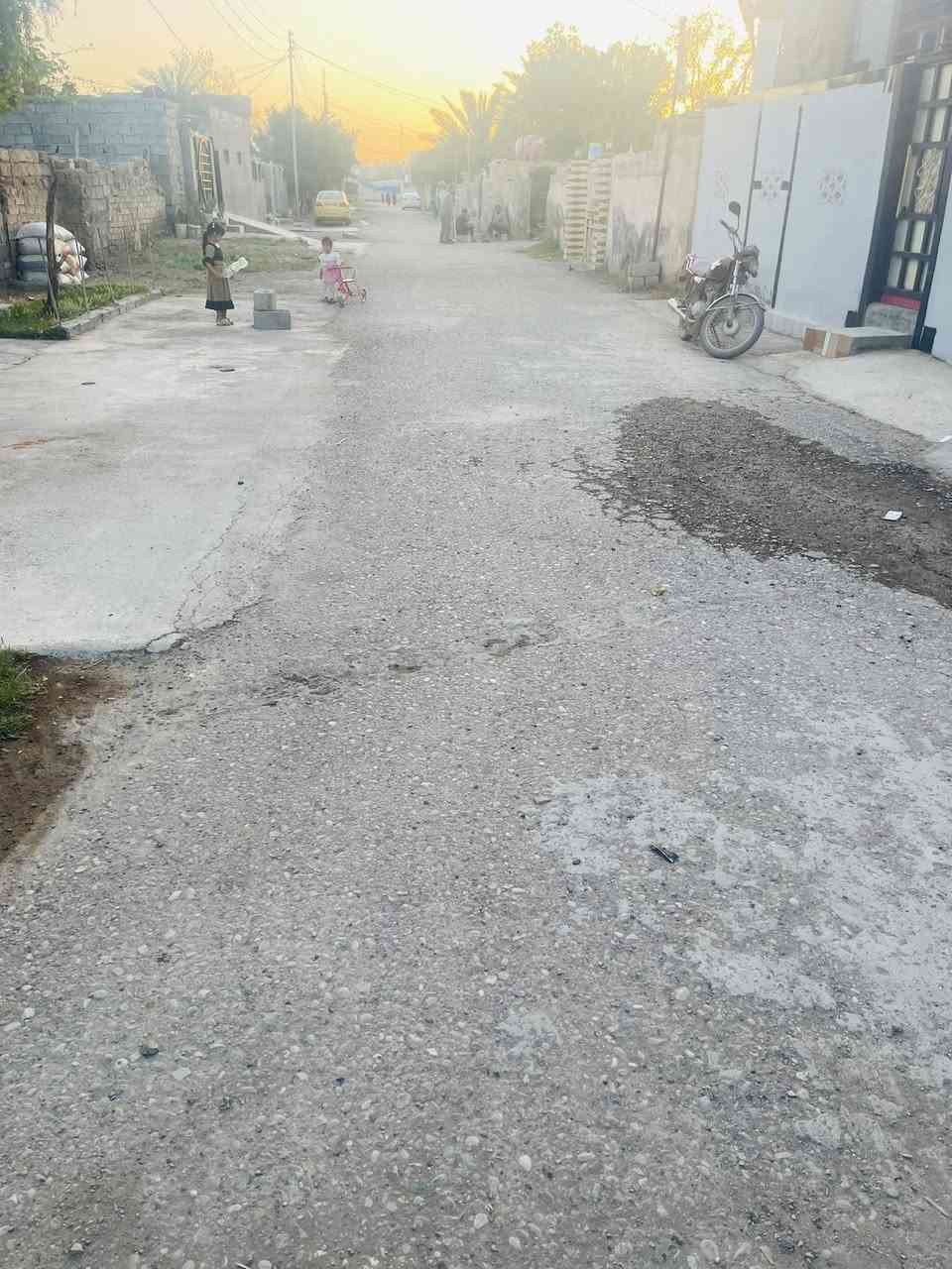 #للبيع
بيت مساحته 300 متر طابو زراعي سند 25
الموقع // ديالى بعقوبة تقاطع الساده عرب ياسين 

تبليط خدمات كامله 
البيت سعر كاع  
فقط يحتاج تنضيف وصبغ بس 

يتكون من كراج  مع حديقه مع صحيات 
استقبال ومطبخ وصاله وصحيات وغرفتين 

السعر $ بسعر الكاع 
للاستفسار الاتصال على الرقم 
او مراسلتنا عبر الواتساب 
***********

للنشر على الصفحه فقط مراسلتنا 🌷
مكتب الصادق للعقار 
#العراق #اخبار #بيع #اكسبلور #عقار #عقارات #شراء #للبيع #بيت #بعقوبة #تقاطع_الساده #باب_الدرب
