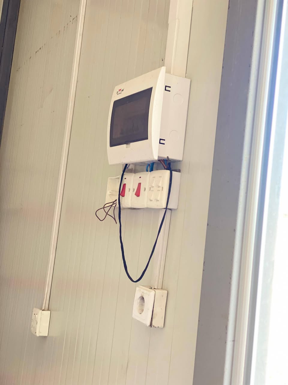 كشك جديد للبيع 3×4 السعر مليونين  للاستفسار على الارقام التالية
***********
***********
