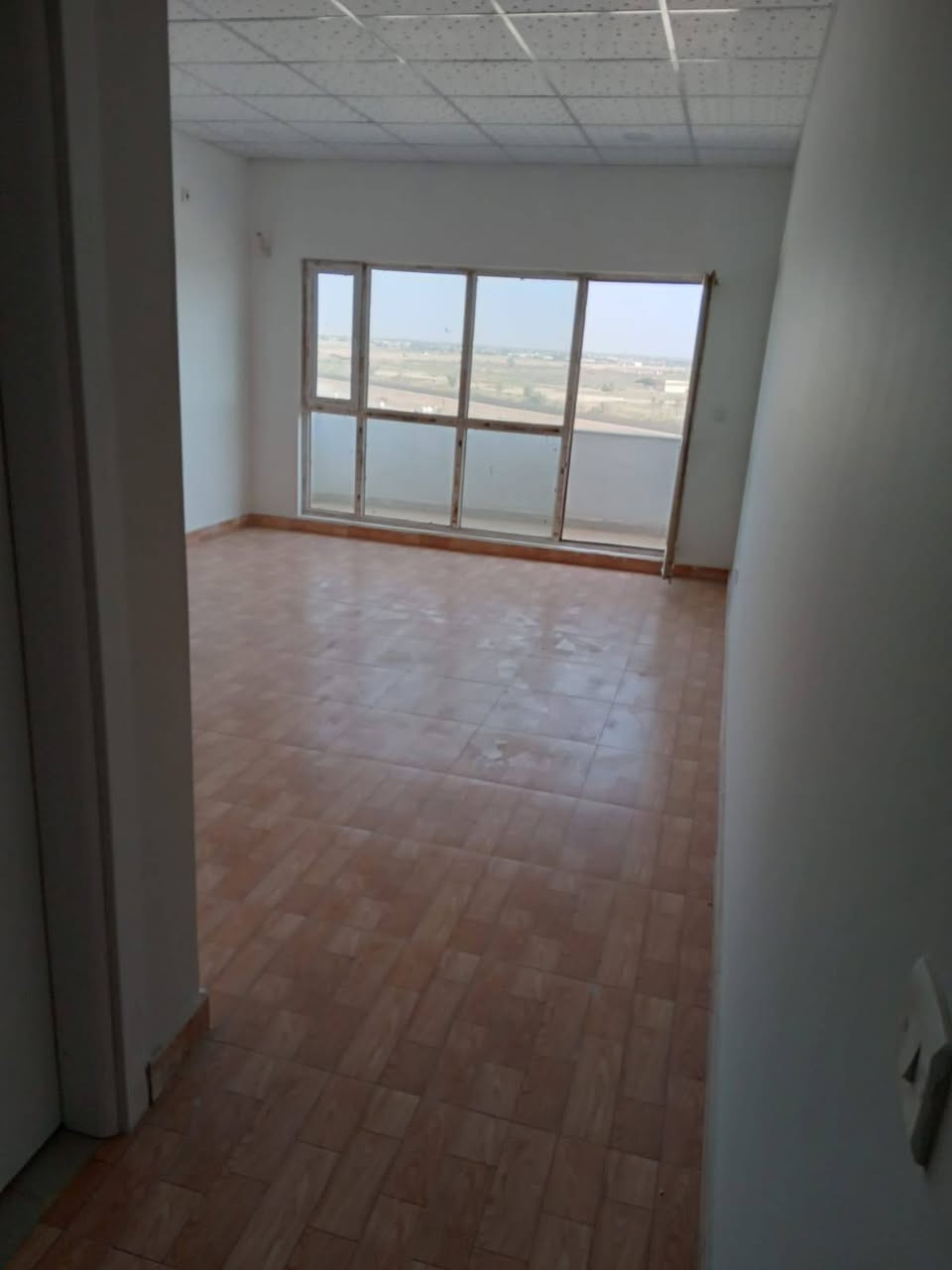 السلم عليكم حبايب اعيد النشر بسبب الوعود الكاذبه
عندي شقه للبيع او الأجار مساحتها 80 العنوان  مجمع الزهور مقابيل السريع محمد القاسم
يوجد بيها 2غرف نوم +ستقبال+مطبخ+صحيات
الاستفسار علئ هاذ الرقم متواجد بيه واتساب
*********** متواجد رصيد و واتساب فقط
***********
