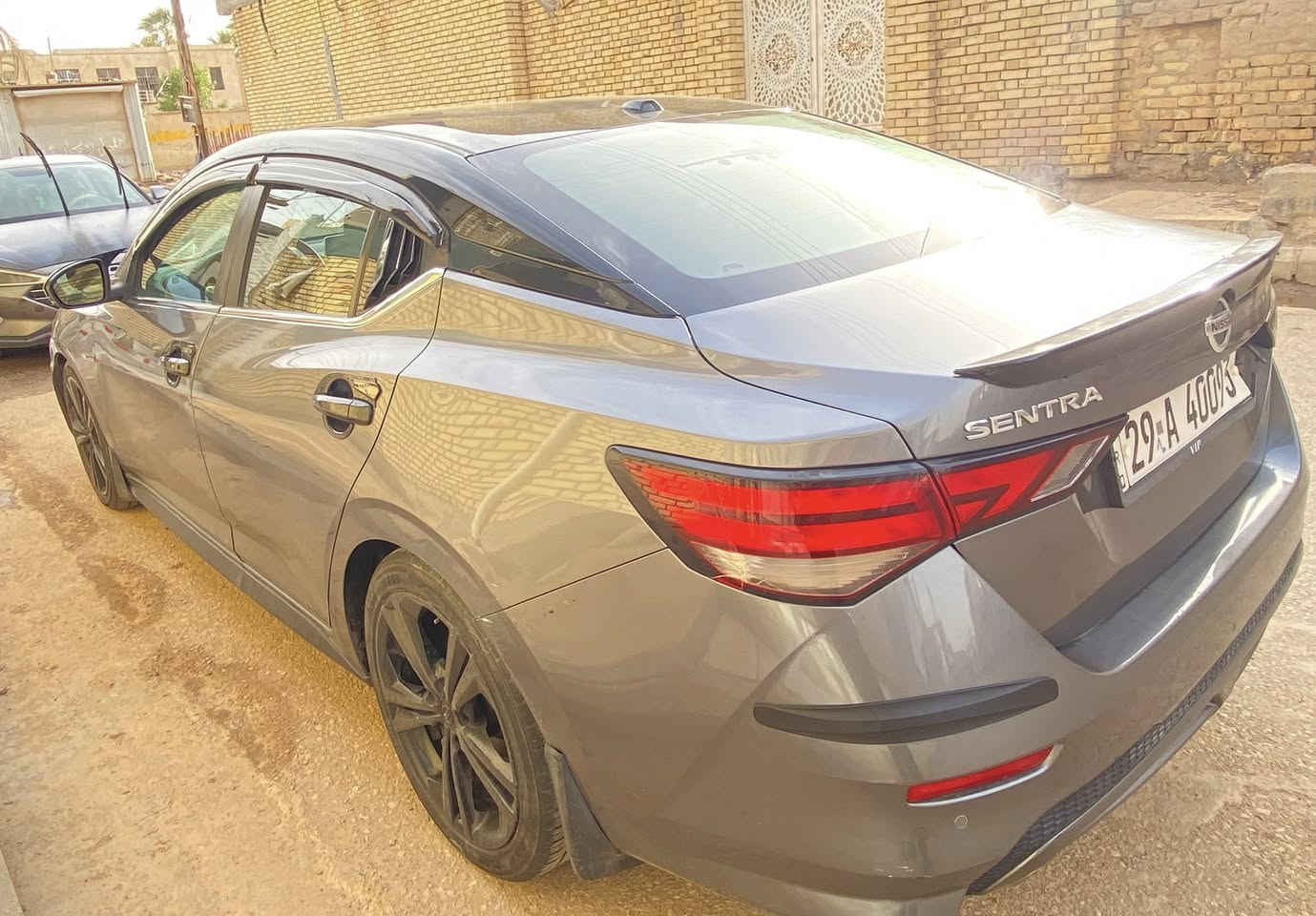 السلام عليكم، سيارة نيسان سنترا  2020 sr 
السيارة ممتازة  فقط البنيد مبدل الباقي كفالة 
المواصفات:

بصمة تشغيل بصمة ابواب 
رادار 360 
فئة سبورت 
كشنات جلد 
السيارة جاهزة . 
تحويل ثاني يوم 
السعر 125 وبيها مجال 

للتواصل ***********
مكان السيارة الناصرية،
