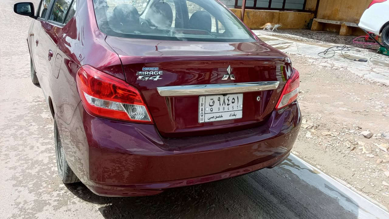 السلام عليكم 
ميتسوبيشي ميراج 
حادثها صفحه السايق
كير مكينه تبريد كفاله
الاستفسار ***********
السعر80
