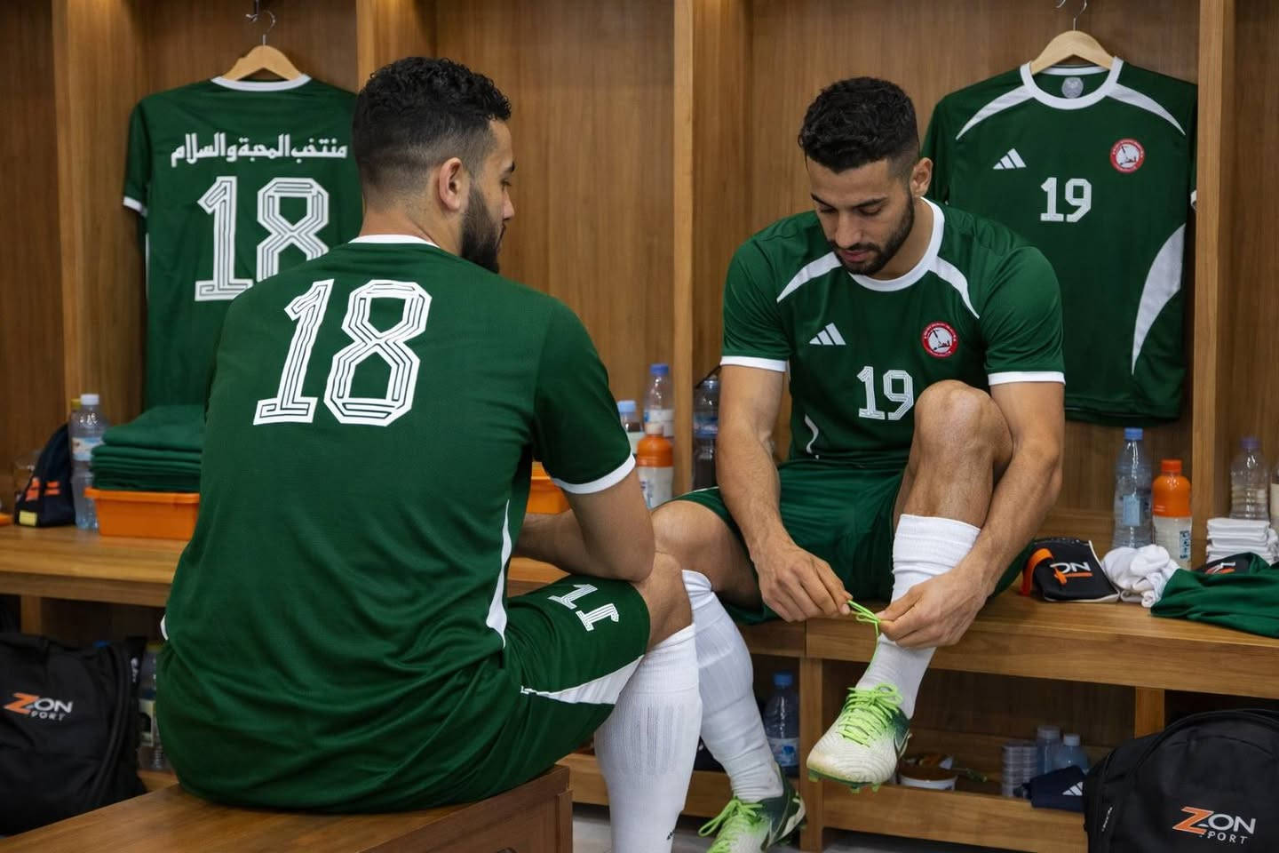 تجهيزات زيون سبورت  

على بركت الله 

تم تجهيز #منخب_لجنة_المحبة_والسلام 

ميسان ناحية اليتيره

بقياده الكابتن رزاق مالك 

إن شالله موفقين وملبوس العافيه عليكم 

تجهيز جميع الاكاديميات والمدارس الفرق الشعبيه بما يخص كره القدم 

طباعه على حسب طلب الزبون 

توصيل جميع محافظات العراق🚕 

***********☎️

حسابي الفيسبوك زين العابدين علي 

حسابي انستغرام zion_equipment

حسابي تيك توك z_9.j
