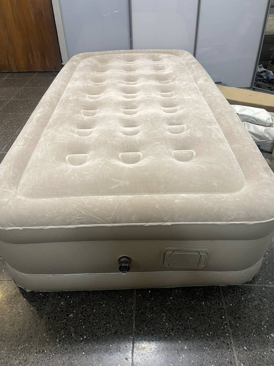 دوشك نفخ ابو النفر
جديد غير مستعمل
ارتفاع 40 
غراضه كامله ماطور هوه منه وبي 
الي يريده يراسني ويدلل


**إذا كنت صاحب هذا الإعلان وتريد حذفه لأي سبب، رجاءا أرسل رسالة إلى الدعم الفني**