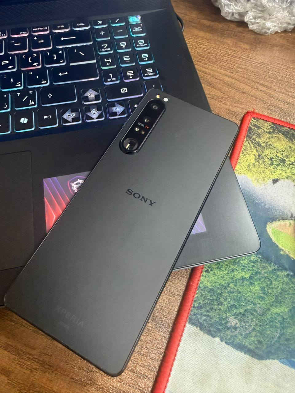 السلام عليكم سوني 1مارك4 غني عني التعريف نظيف جدا للبيع او مراوس ايفون ونطي فرق ***********
