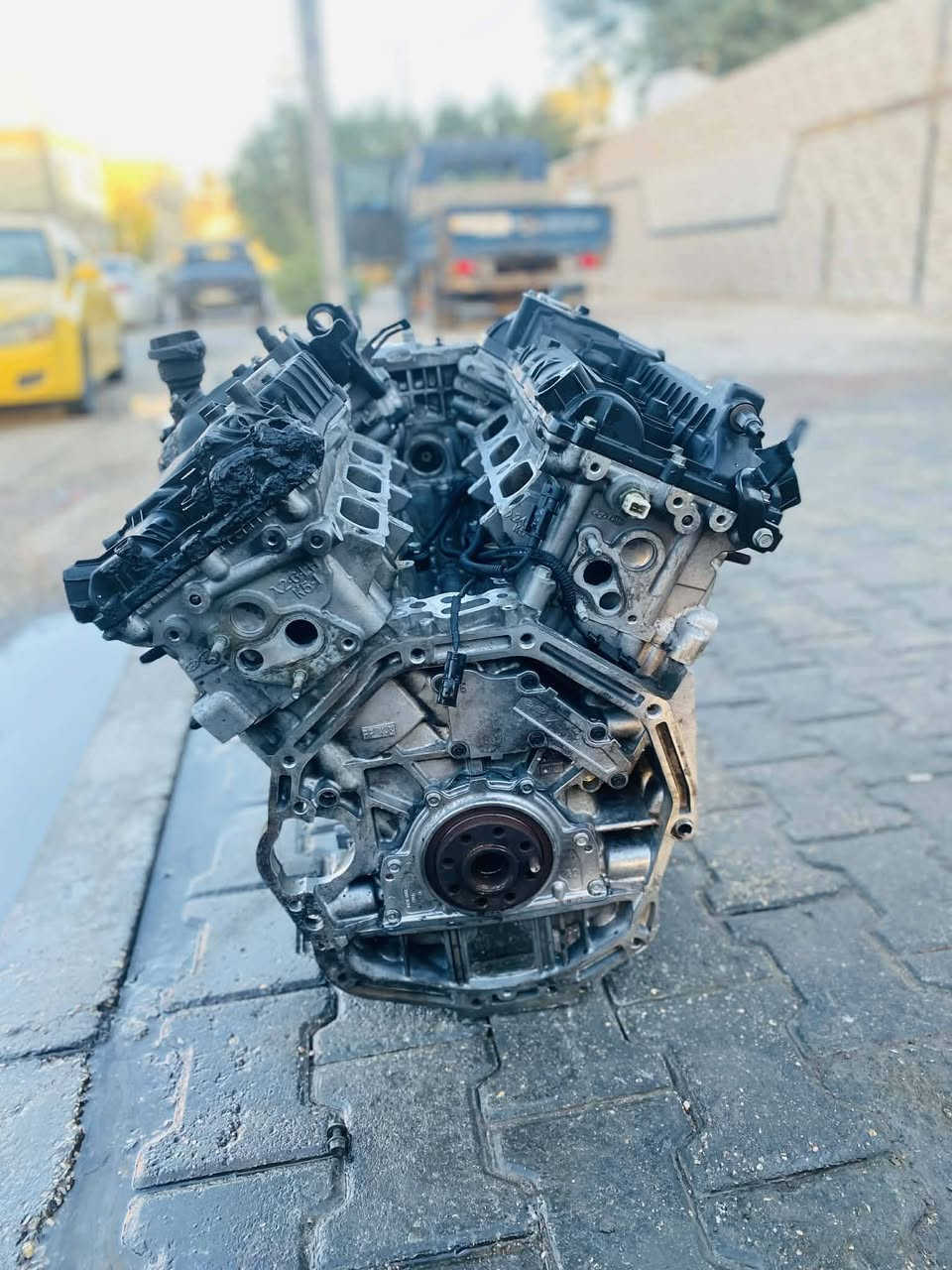 سلام عليكم
للبيع محرك سورنتو 6 سلندر 
حجمه 3300  gbi  
ينشد على الوارد لامريكي فقط 
من مديل 2014 لحد مديل 2021
 المحرك نضيف وشغال بي فقط قبق محترك مثل ما موضح بالصور 
مكاني كربلاء / حي الحسين 
الرقم / ***********
