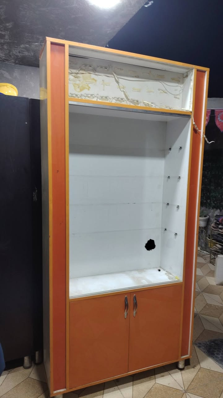 رفوف عدد ٥ لون اسود واحد برتقالي الأسود ب٦٠ والبرتقالي ب٥٠ وبيهن مجال


**إذا كنت صاحب هذا الإعلان وتريد حذفه لأي سبب، رجاءا أرسل رسالة إلى الدعم الفني**