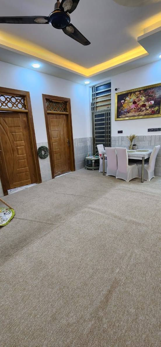 مستعجل على البيع
بيت ١٥٠ متر طابو زراعي اقرار محكمه البيت مشمول بالتطويب و ماشيه معاملة التطويب 
مقابيل قرية الغدير قرب الشامل مول عامود ٢٦٤  تبليط لحد باب البيت كهرباء + ماء +نت ضوئي 
شارع ١٠ البيت مرقم من البدلية منطقة مجمعات مغلقة
مسكون سنة البيت نظيييف جدااا يباع ب ٧٣ مليون مع المجال
الاتصال او واتس ***********
