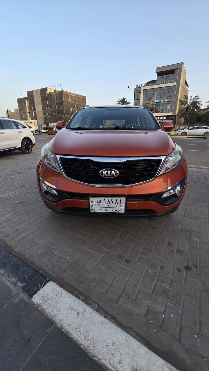 سبورتج 2015
وارد خليجي
مكفولة عدا الظرر الموضح بالصورة بالمدكر الامامي
مواصفات ستاندر تحكمات ستيرن كاملة
ماشيه 78300 
عنوانها البصرة
***********
السعر 150$
