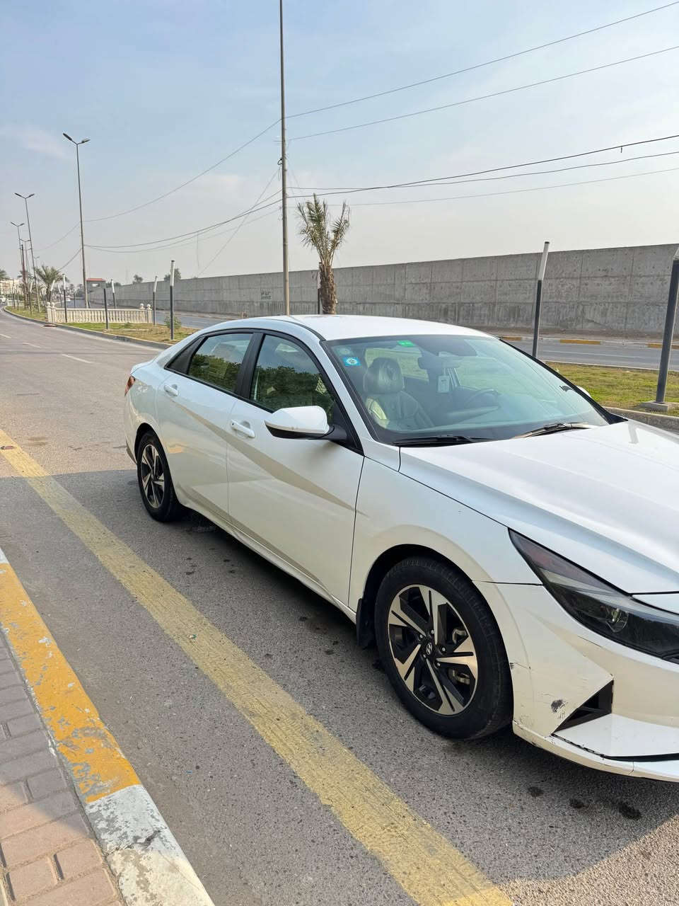 السلام عليكم النترا موديل 2022 وارد امريكي هايبرد كما موضح بالصور الحادث الجاملغ الامامي صبغ +الخلف ربع منا صبغ و صار بيها بالعراق الجاملغ الخلفي الجه الثانيه بارد ماشيه 91 الف كيلو وليس ميل  
السياره كلش حلوه و نضيفه 
مواصفات 
رادار امامي 
رادار جانبي 
رادار خلفي 
تدفئه كشنات 
هندبريك بصمه 
ثلاث وضعيات قياده 
تحديد مسار 
قياده اليه
مثبت سرعه 
مانع انزلاق 
جنطه ذكيه تفتح عند الاقتراب
ابل كار بلي 
اندرود اوتو
و بيها بعد هوايا مواصفات  
السياره كلش حلوه و احله من الصور 
السياره بسمي
السعر 150 ورقه و بيها مجال 
مكاني بغداد العامريه 
الهاتف *********** بغداد, العراق
