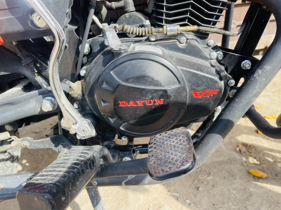 السلام عليكم دايون مديل ٢٣اوراق اصولي  ‏دراجة مكفول من كل شي  مكفول من البرغي البرغي  محرك كهربائي بل كارتون السعر١٦٥٠بيه مجال مكان طوريج ***********
