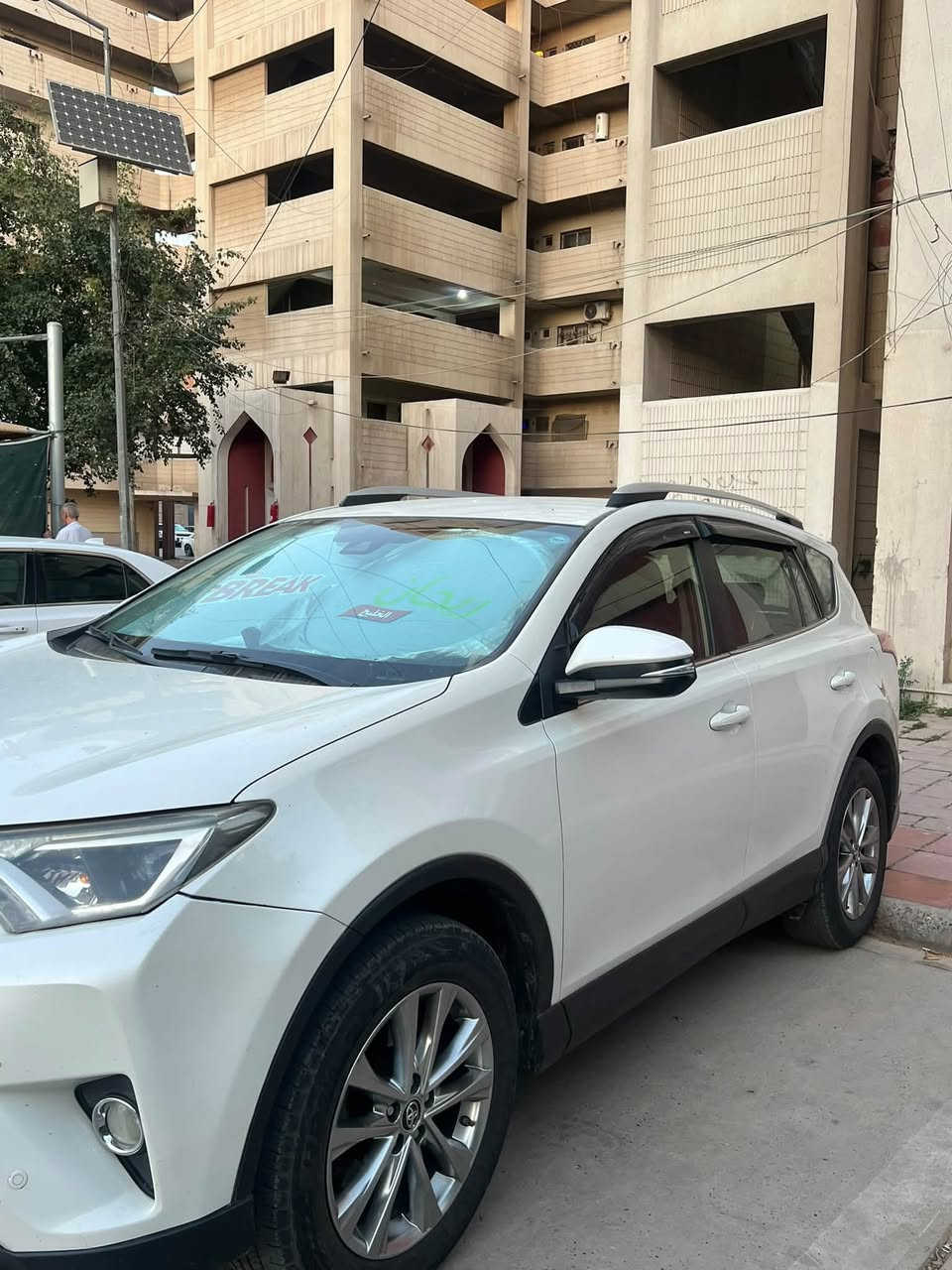 سلام عليكم شباب سياره كاز
للبيع تويوتا راف فور كلين تايتل السيارة نظيفة ومواصفاتها كاملة:
بصمة
موديل 2017
جنطة كهربائية (شفط)
رادار وتعديل مسار
مثبت سرعة
السعر 150
تواصل معي على الرقم: ***********
