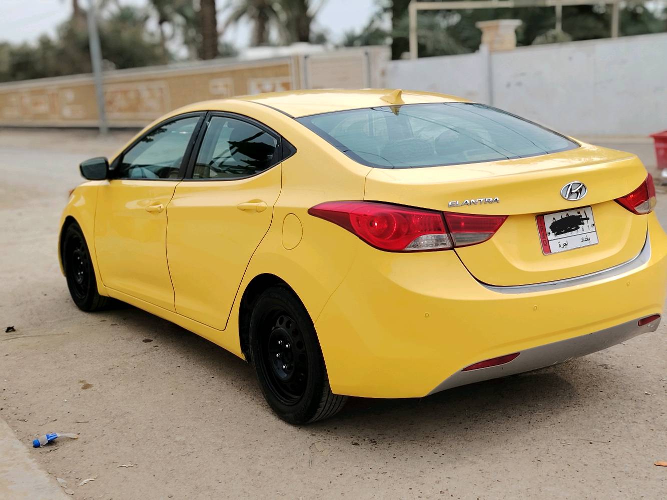 السلام عليكم
هيونداي النترا موديل 2013 أمريكي حادثها جاملغ باب امامي راجع نفسيتهن ليبل واحد  بدون دواخل شرط محرك 1800دوش  مكفول من تنقيص و تبخير 
تخم تاير صدر امامي خلفي كله جديد تبريد ثلج و دافئة رقم بغداد ألماني  مصفره هيئة غرامات سنويه لل2027 
مكاني بغداد الرصافه
السعر 100 مناسب وبيه مجال لشراي يتصل ***********