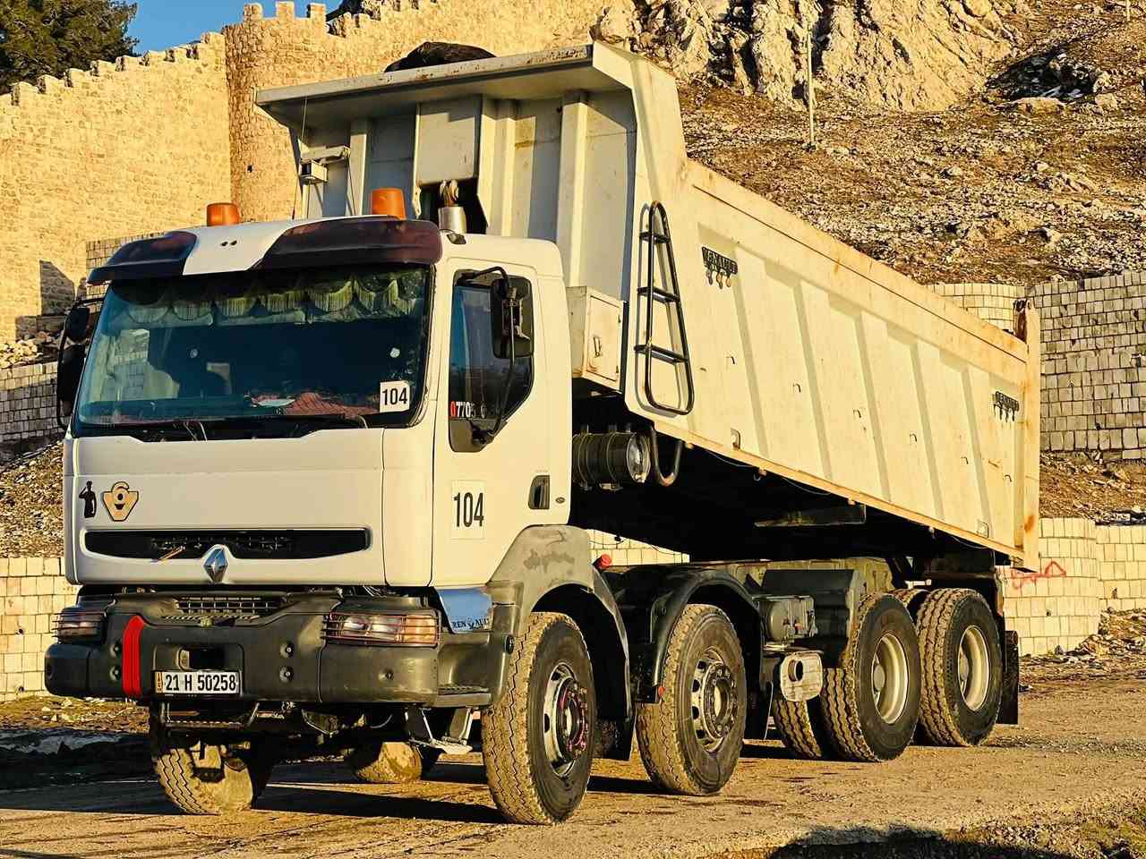 ڕینۆ 2005 ئەنجیکتەر نموونەیە لەجوانی بێ بۆیاخ مەکینەی تازە تەسفێیە***********
***********
