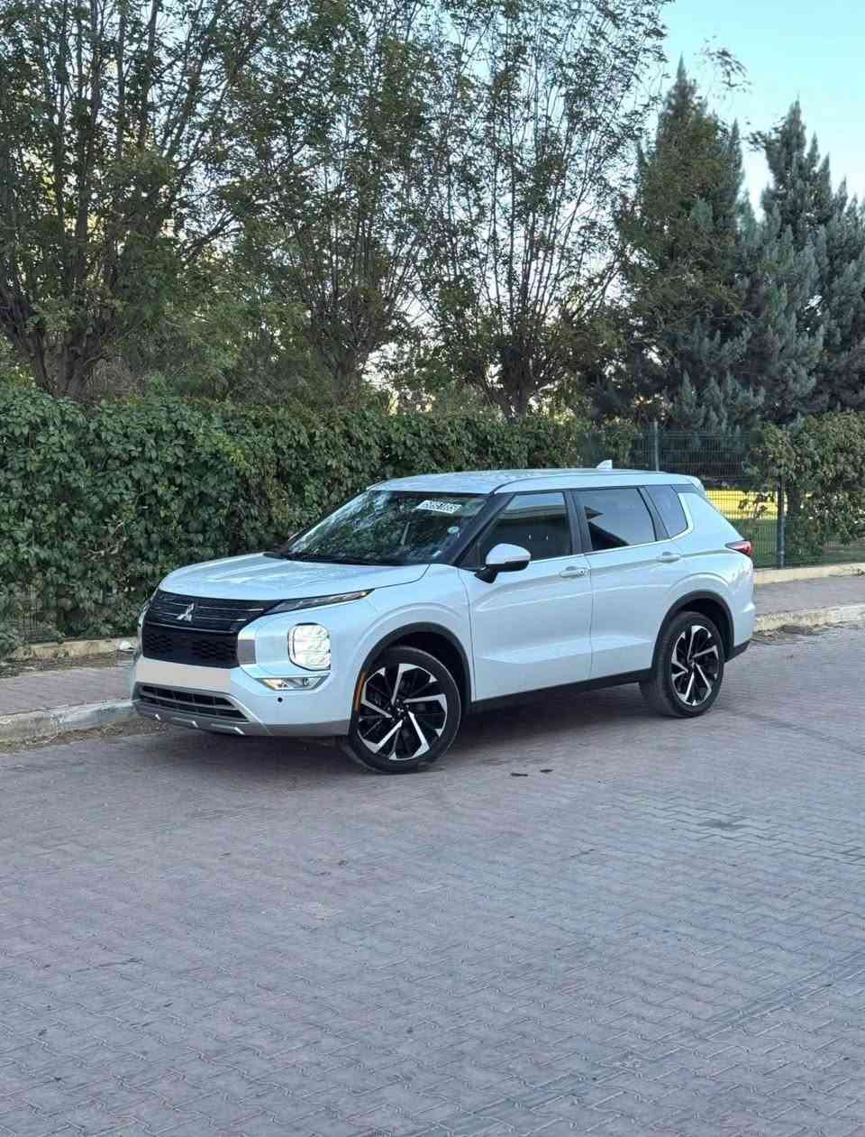 ‏ 𝐌𝐈𝐓𝐒𝐔𝐁𝐈𝐒𝐇I 𝐎𝐔𝐓𝐋𝐀𝐍𝐃𝐄R
ميتسوبيشي اوتلاندر SEL
موديل :2024
7 راكب
السعر220.       
رقم أربيل
عداد  المسافة : 10 مايل
حجم المحرك : 2.5L ( 4,سلندر )

فقط نص بونيد مصبوغ 
بدون دواخل بدون ارباك كبس شركة
مواصفات  
SEL
 بصمة ابواب  بصمة تشغيل 
كاميرا °360. كاميرا امامي
كاميرا جانبي. كاميرا خلفي
هاند بريك بصمة
اوتو ستارات (𝐀𝐔𝐓𝐎 𝐒𝐓𝐀𝐑𝐓)
اوتو ستوب (𝐀𝐔𝐓𝐎  𝐒𝐓𝐎𝐏)
رادار امامي (تحديد مسار)
رادار جانبي  (نقاط عمياء)
رادار خلفي (التحذير من الاصطدام)
حساسات امامي حساسات جانبي 
حساسات خلفي 
إشارات بلمري  مري شفط

نظام (𝐎𝐅𝐅-𝐑𝐎𝐀𝐃) نظام (𝐒𝐇𝐎𝐖)
نظام (𝐀𝐔𝐓𝐎)  نظام (𝐄𝐂𝐎)
نظام (𝐍𝐎𝐑𝐌𝐀𝐋) نظام (𝐒𝐏𝐎𝐑𝐓)
كشنات جلد شامو وقماش

كشن السايق كهربائي
4 كشنات كامل هیتر
تحكم استيرن 
تبريد لمس 
تبريد مركزي قطعتين
صندوق شفط كهربائي 
لايتات (𝐋𝐄𝐃)  عدسة زينون  
بكلايتات (𝐋𝐄𝐃)
ويل 20
بعد هوايه مواصفات  

تلفون واتساب 
***********
JA4J3WA86RZ057518 ‏ الحمدانية, نينوى
