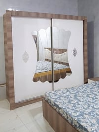 طقم ٥ قطع • نظيف جداً • مرتبة أصلية