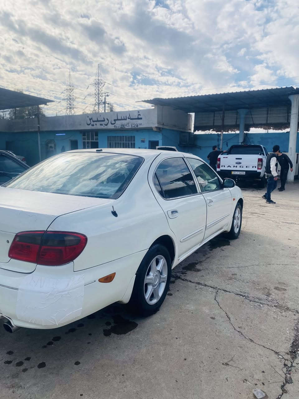 بەناوی خوایی گەورە... نیسان ماگزیما  2002 سەنەوی تا 2030 تازەیە مەکینە 3000 محەسەن مەرغوب گێر عادی چوار پارچە بۆیاخ تەبرید سارد و گەرم ئیشەکا  چوار تایەی تازەی لەژێرایە سعری 50 مەعامەلەیەکی برایانە          ژمارە:***********     *********** گۆڕینەوەش ئەکەم بە شاهینە.
