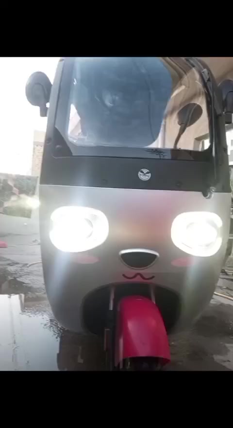 سلام عليكم دراجه شحن للبيع مكفوله وبيه وصل جديد وثمن بطاريات تمشي 6ساعات متوصله  شاشه رقميه  مكانه شهداء البياع ورقم *********** وحاكيه صوت
