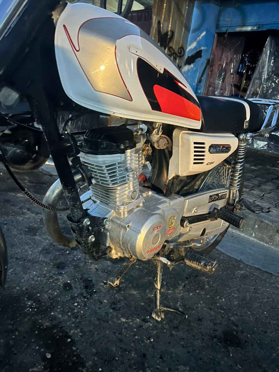 للبيع 300.  ***********
