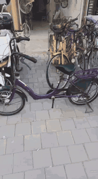 سلام عليكم  بايسكل برج ستون جديد البارحه أخذته من سيد حسون نضافه٩٥ ستيرن مربع كير وحساس تايرات مال حاويه بريك أمامي وخلفي شغال كله كير حساس شغال لون  بنفسجي سعر 150 بي مجال  مكان بغداد حي القاهره.   لاستفسار *********** ملاحظه ابيع بدون غراض اذا ويه الغراض السعر يختلف
