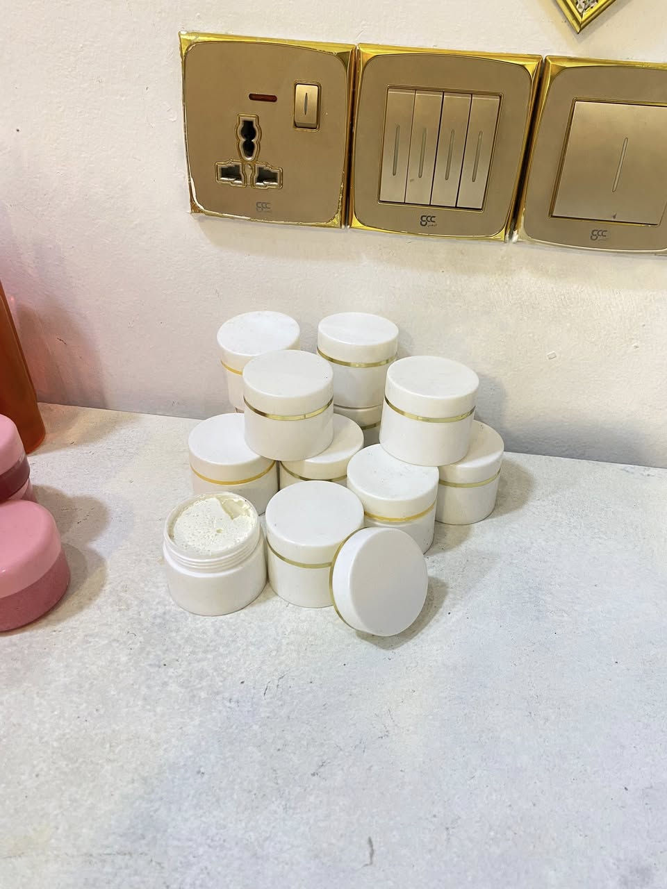 بنات عندي تصفيه جنت اشتغل بيهم وسديت البيج منتجات عنايه ومقشرات وتنت وصابون مغربي  كله مواد اصليه ومواد تصنيع بودرات  ونيله عرق السوس وقهوه اذا وحده تريد تبدي مشروع تفتح بيج ابيعهن شلعه وحده  باقل من جملتهن هنه والمواد كامله واي استفسار تكدر تراسلني واشرحله تفاصيل


**إذا كنت صاحب هذا الإعلان وتريد حذفه لأي سبب، رجاءا أرسل رسالة إلى الدعم الفني**